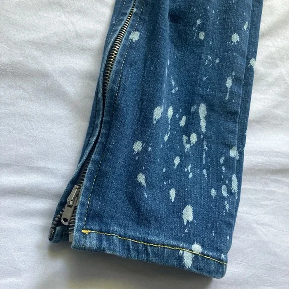 Crysp Denim Blue Jeans
Size 32x32 - Picture 3 of 7